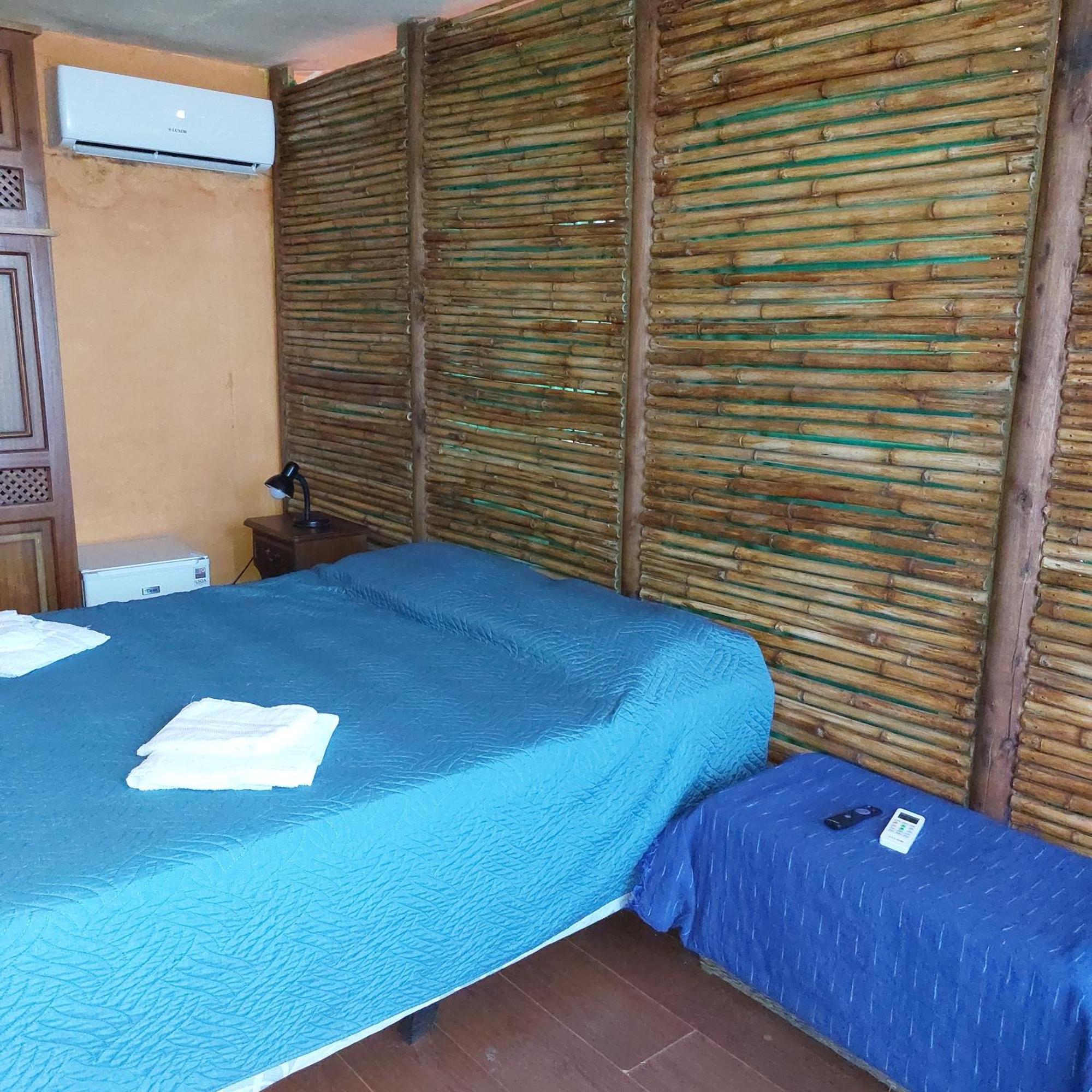 Casa Amarilla Con Jacuzzi Villa Punta Del Diablo Exterior photo