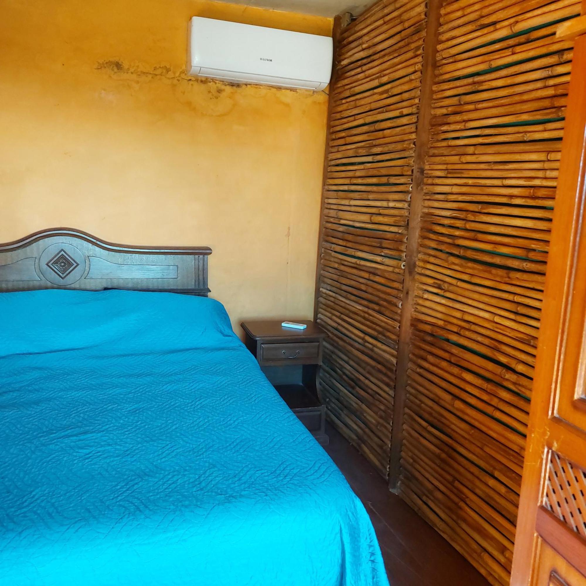 Casa Amarilla Con Jacuzzi Villa Punta Del Diablo Exterior photo